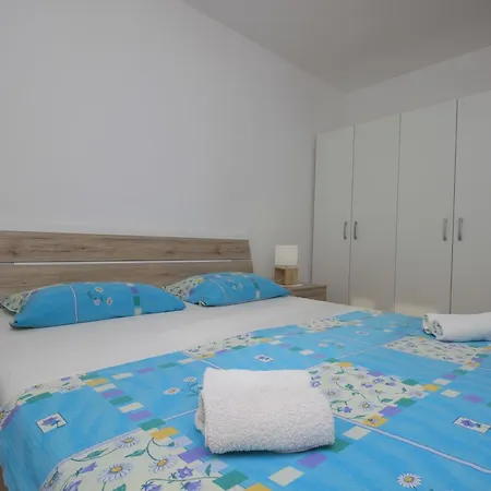 With Parking Space - Vodice, Vodice - 25206 Apartment