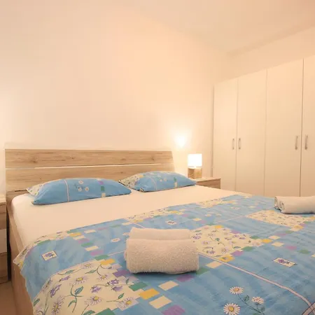 With Parking Space - Vodice, Vodice - 25206 Apartman *
