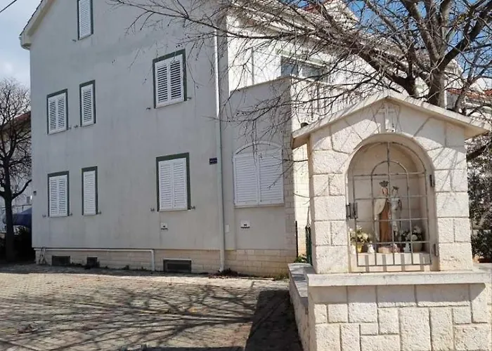 Apartman With Parking Space - Vodice, Vodice - 25206 Srima